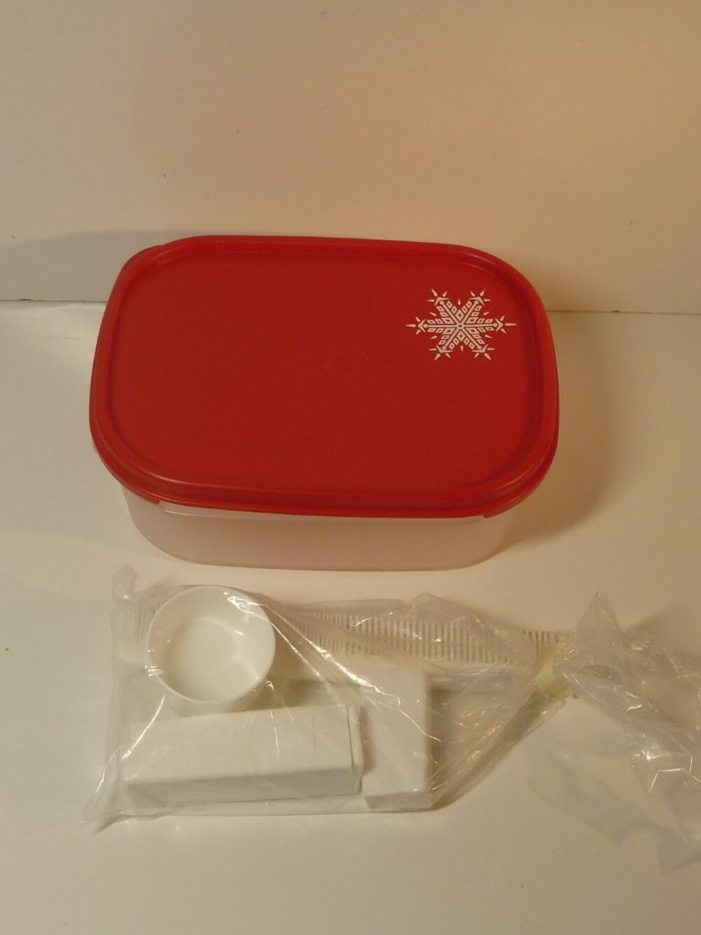 VTG  NOS Tupperware Personal Valet Travel Kit- Snowflake Case w/ Rare Smidget